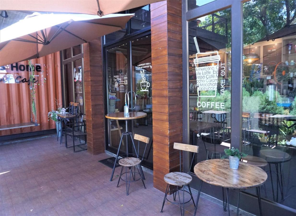 Papa'S Home And Rabbit Cafe 班迈 外观 照片