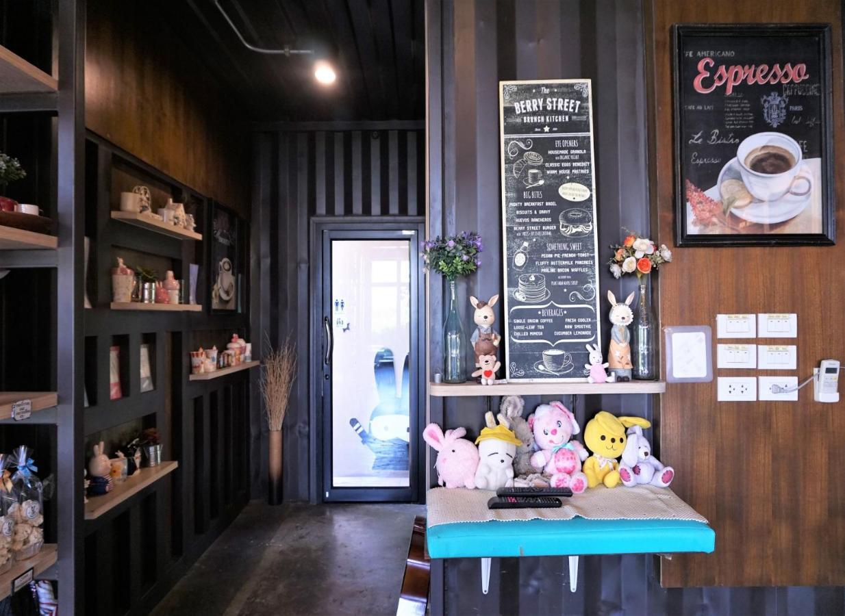 Papa'S Home And Rabbit Cafe 班迈 外观 照片