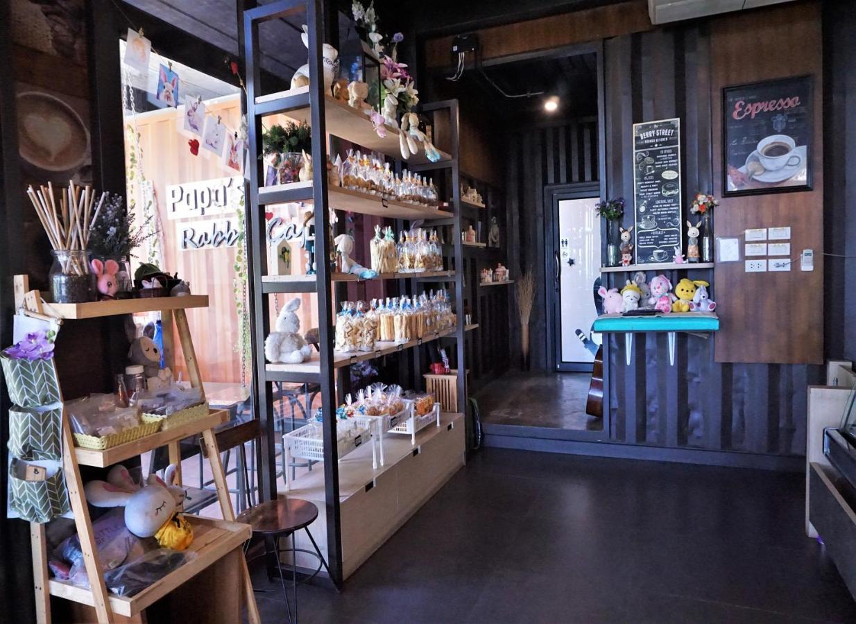 Papa'S Home And Rabbit Cafe 班迈 外观 照片